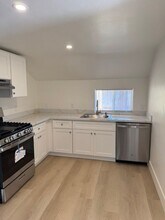 2291 Guerneville Rd in Santa Rosa, CA - Building Photo - Building Photo