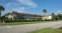 310 Lake Shore Dr in West Palm Beach, FL - Foto de edificio - Building Photo