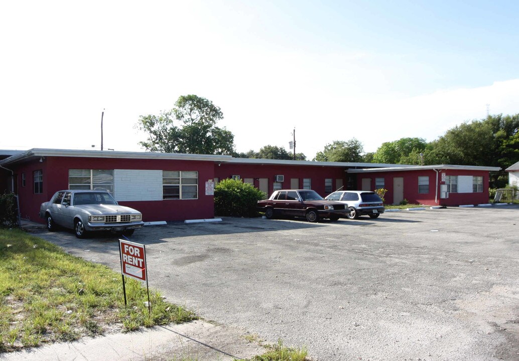 424 NW 15th Ter in Fort Lauderdale, FL - Building Photo