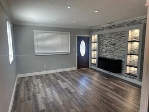 1166 W 24th St in Hialeah, FL - Building Photo - Building Photo
