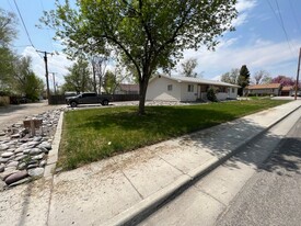 203 E Pershing Ave in Riverton, WY - Building Photo - Building Photo