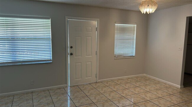 1200 SW 52nd Ave in North Lauderdale, FL - Building Photo - Building Photo