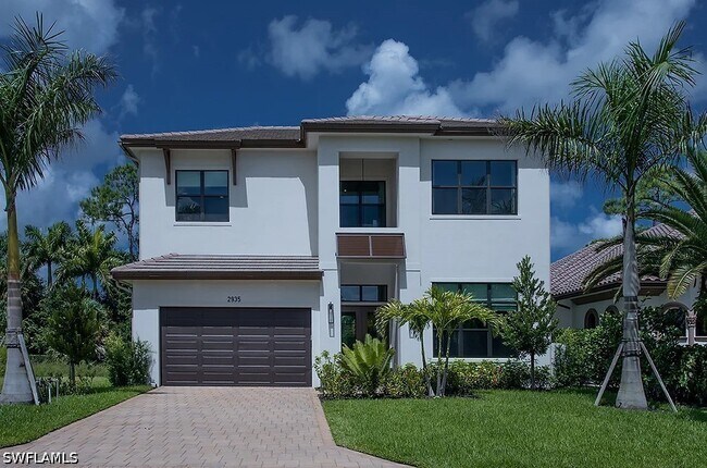 2935 Coco Lakes Dr