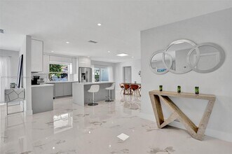 16433 NE 33rd Ave in Miami, FL - Building Photo - Building Photo