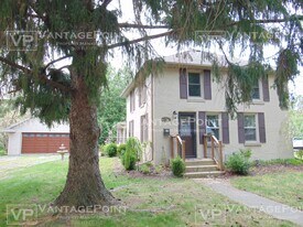 1429 Dousman St in Green Bay, WI - Building Photo