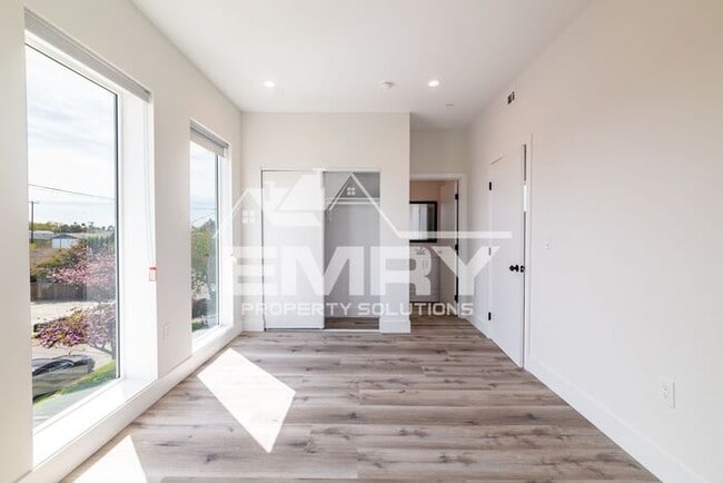 3759 Dalton Ave in Los Angeles, CA - Building Photo - Building Photo