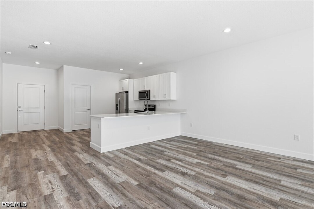 10045 Amicola St in Port Charlotte, FL - Building Photo