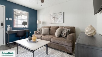 130 Camino De Oro in San Antonio, TX - Building Photo