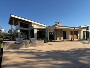 Bridge at Saffron in Austin, TX - Building Photo - Building Photo