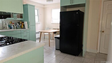 73-64 196th St in Queens, NY - Building Photo - Building Photo