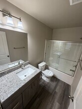 205 'J' St in Lebanon, OR - Building Photo - Building Photo