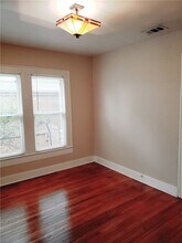 5813 Llano Ave in Dallas, TX - Foto de edificio - Building Photo