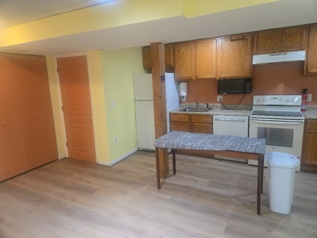 11006 Wood Elves Way in Columbia, MD - Foto de edificio - Building Photo