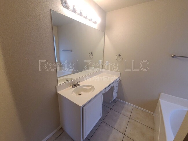 787 Catalina Dr in Lancaster, TX - Building Photo - Building Photo