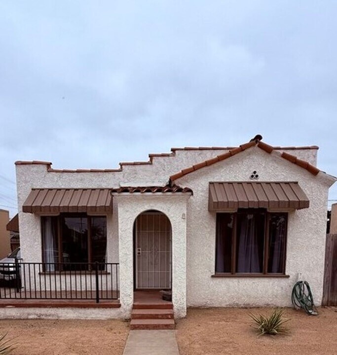 319 N Lincoln St in Santa Maria, CA - Building Photo