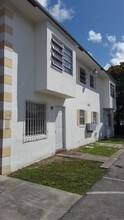 842 NW 1st Ave in Fort Lauderdale, FL - Building Photo - Building Photo