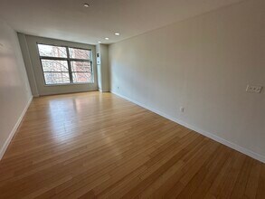 599 Albany St in Boston, MA - Building Photo - Building Photo