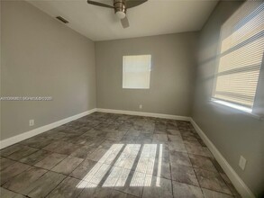 21 NW 60th St in Miami, FL - Building Photo - Building Photo