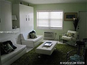 851 Meridian Ave-Unit -44 in Miami Beach, FL - Foto de edificio - Building Photo