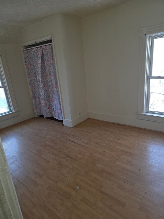 934 W 11th St in Erie, PA - Building Photo - Building Photo