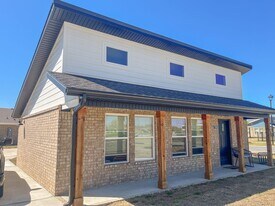 798 N Honey Locust Bnd in Fayetteville, AR - Building Photo