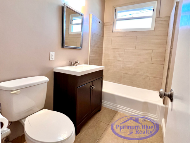 216 Avenue H-Unit -C in Redondo Beach, CA - Building Photo - Building Photo
