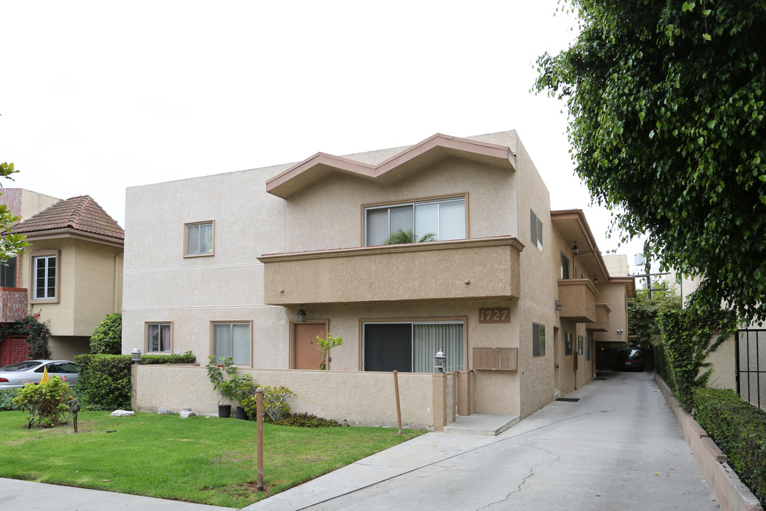 1727 Camden Ave in Los Angeles, CA - Building Photo