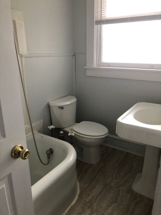 128 E New St in Lancaster, PA - Building Photo