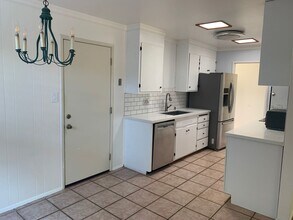 1921 Drexel Dr in Davis, CA - Building Photo - Building Photo