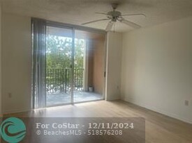 4832 N State Rd 7 in Coconut Creek, FL - Building Photo - Building Photo