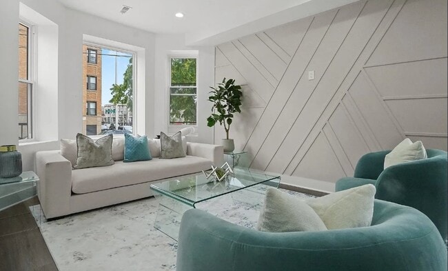 322 S Kostner Ave, Unit 1