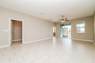 11853 Brighton Knoll Loop in Riverview, FL - Foto de edificio - Building Photo