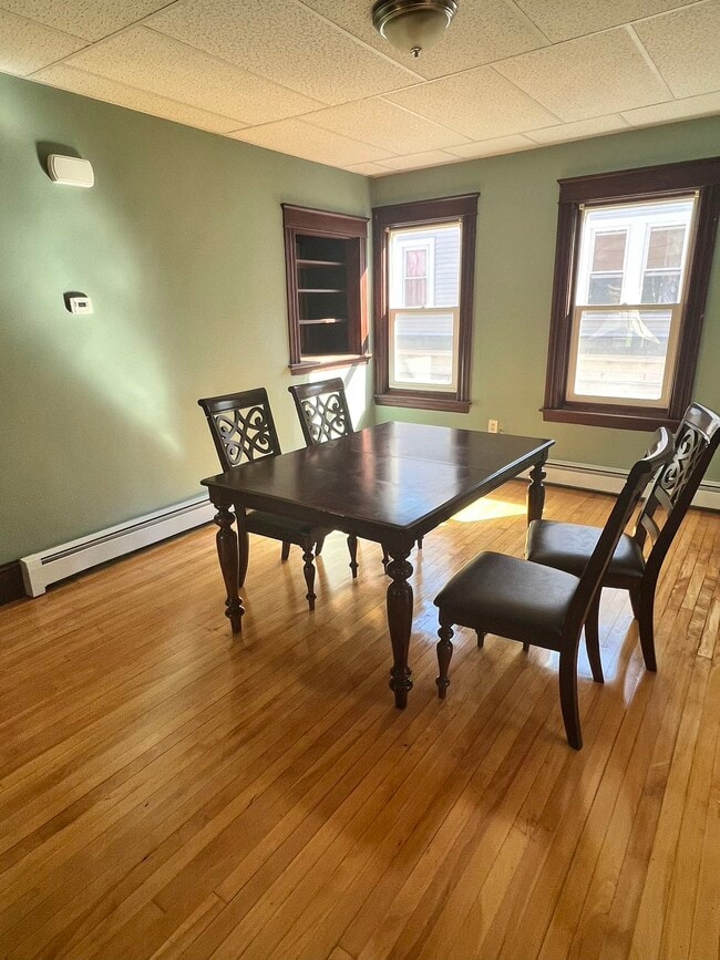 6 Euclid Ave, Unit 3 in Worcester, MA - Foto de edificio - Building Photo
