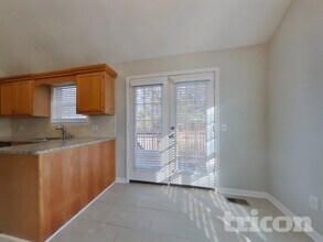 125 Palm Lake Dr in Canton, GA - Building Photo - Building Photo