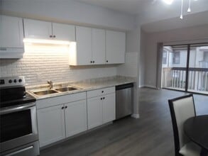 12900 Walden Rd, Unit 618F in Montgomery, TX - Foto de edificio - Building Photo