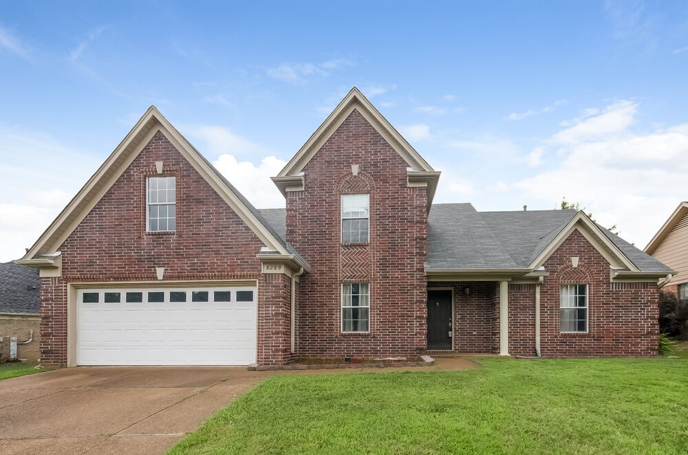 8289 Crimson Creek Dr in Memphis, TN - Foto de edificio