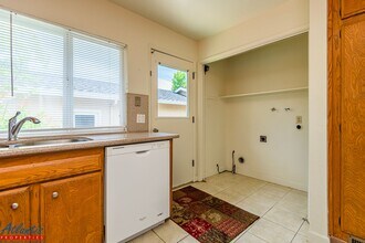 10155 Swan Oak Ln in Cupertino, CA - Building Photo - Building Photo
