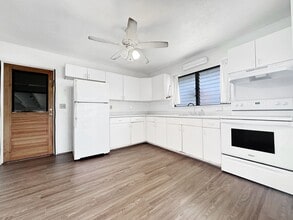608 Maluniu Ave in Kailua, HI - Building Photo - Building Photo