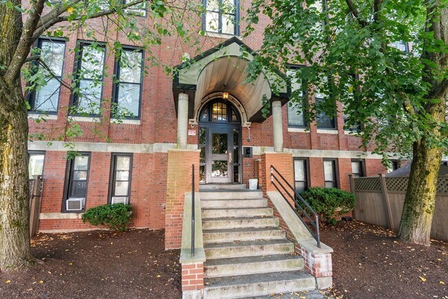 60 Gibson St in Boston, MA - Building Photo - Building Photo