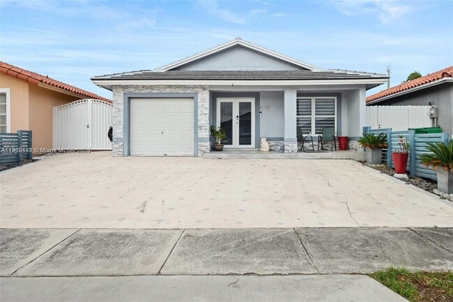 8765 NW 111th Terrace in Hialeah Gardens, FL - Building Photo - Building Photo