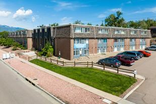 Fountain Oaks in Colorado Springs, CO - Building Photo - Building Photo