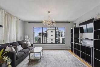 3481 Lakeside Dr NE in Atlanta, GA - Building Photo - Building Photo