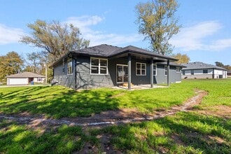 105 Hamilton St in Rogersville, MO - Building Photo - Building Photo