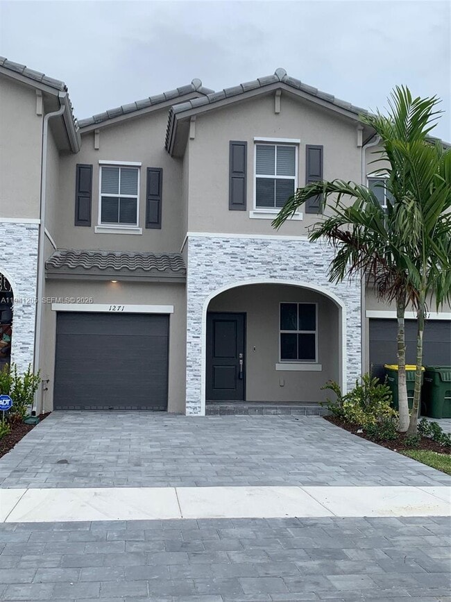 1271 SE 27th Terrace in Homestead, FL - Building Photo - Building Photo