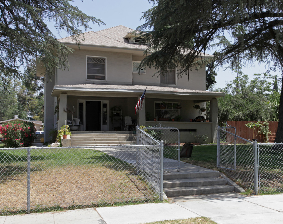 3987 4th St in Riverside, CA - Foto de edificio