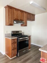 331 S Gramercy Pl in Los Angeles, CA - Foto de edificio - Building Photo