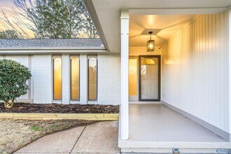 2008 Burlingame Dr SE in Huntsville, AL - Building Photo - Building Photo