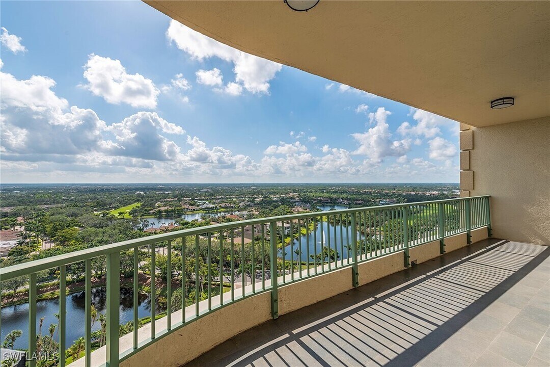 23750 Via Trevi Way in Bonita Springs, FL - Building Photo