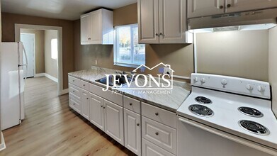 812 S 10th Ave in Yakima, WA - Building Photo - Building Photo