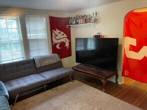 810 NE Michigan St in Pullman, WA - Foto de edificio - Building Photo